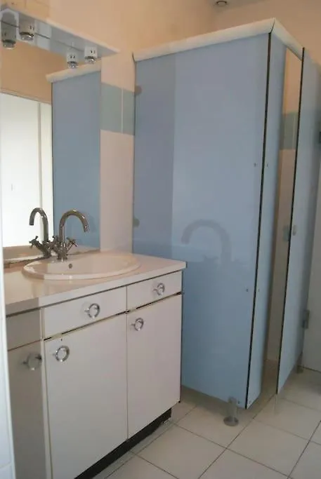 50 M De La Plage, Appartement Avec Grand Balcon Fouesnant 0*,  France